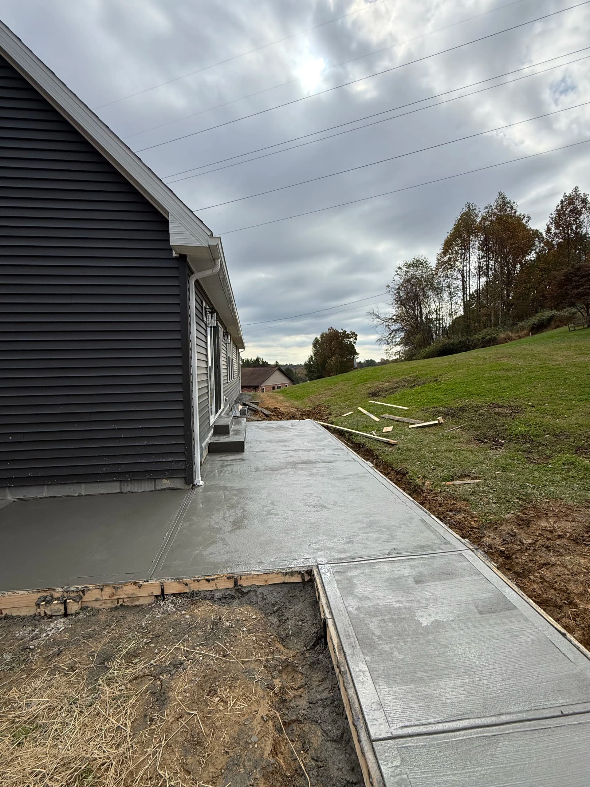Gallery photos for Concrete Sidewalk and Patio Installation on a New Home Build: Image #4
