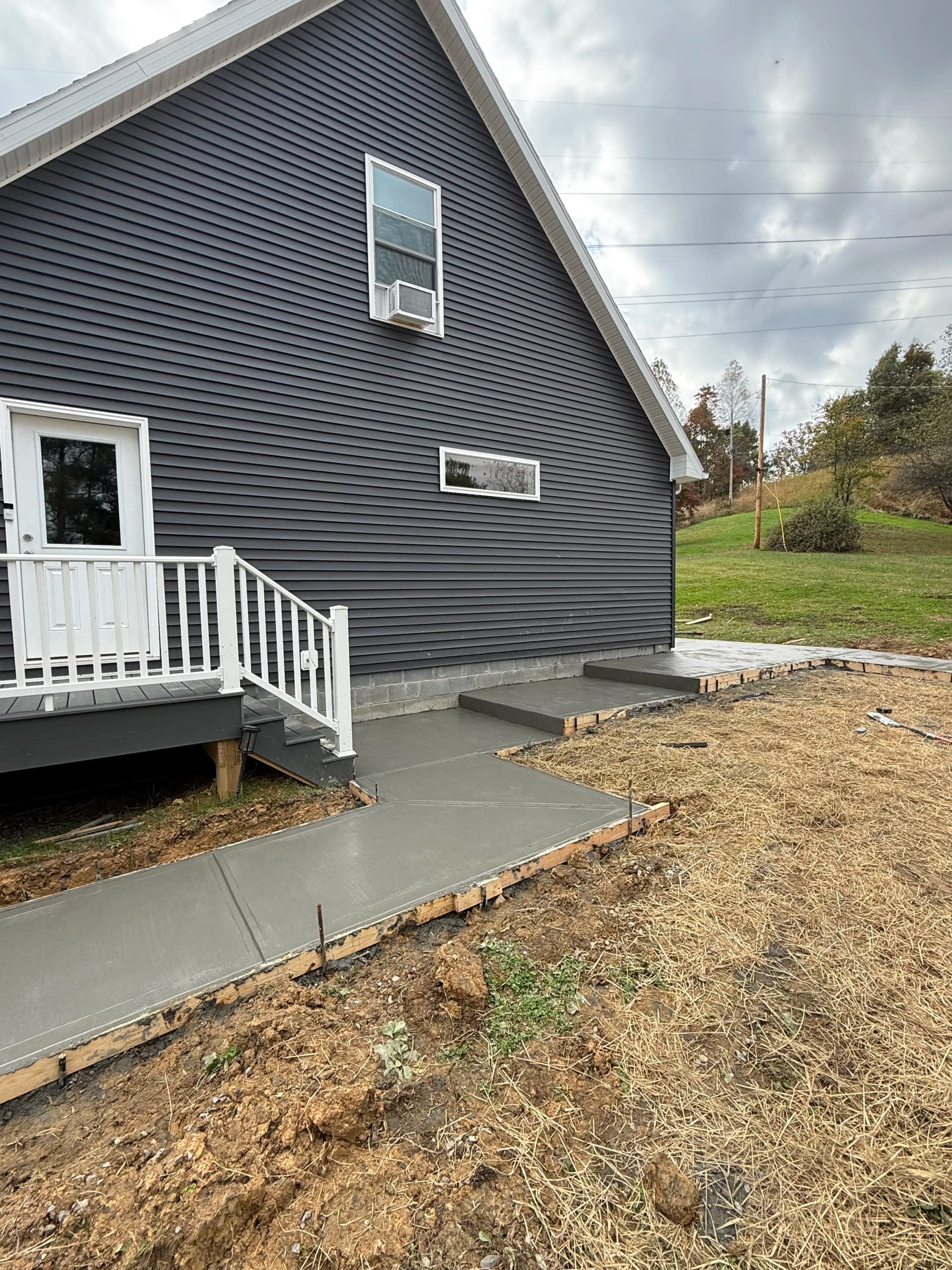 Gallery photos for Concrete Sidewalk and Patio Installation on a New Home Build: Image #5