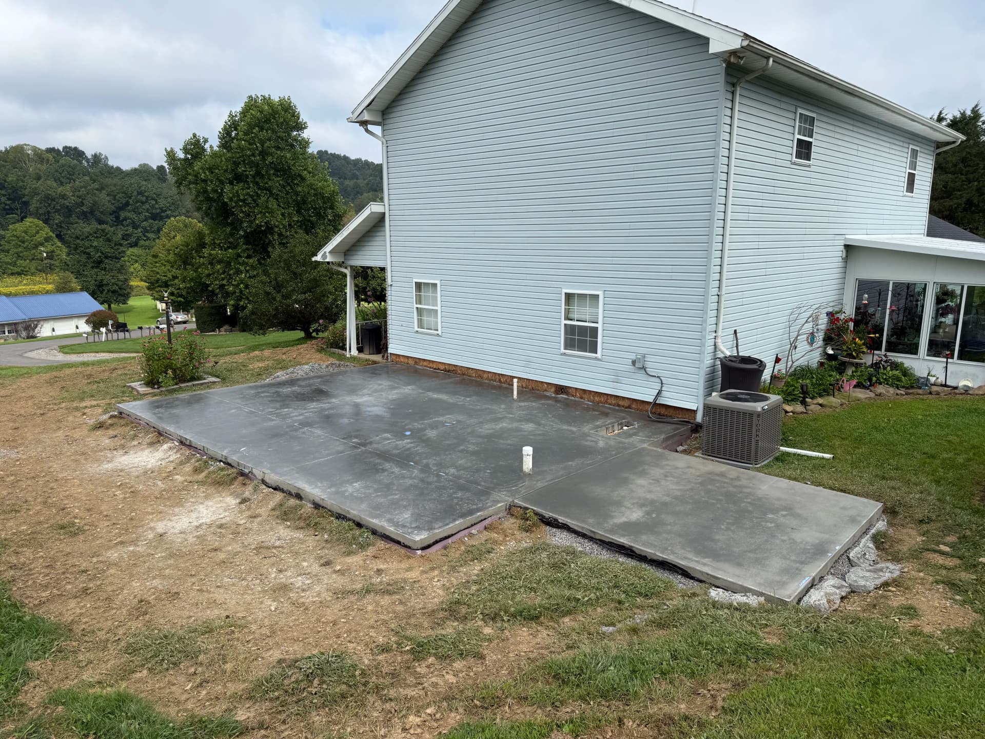 Monolithic Foundation and Concrete Floor Pour Done Right image