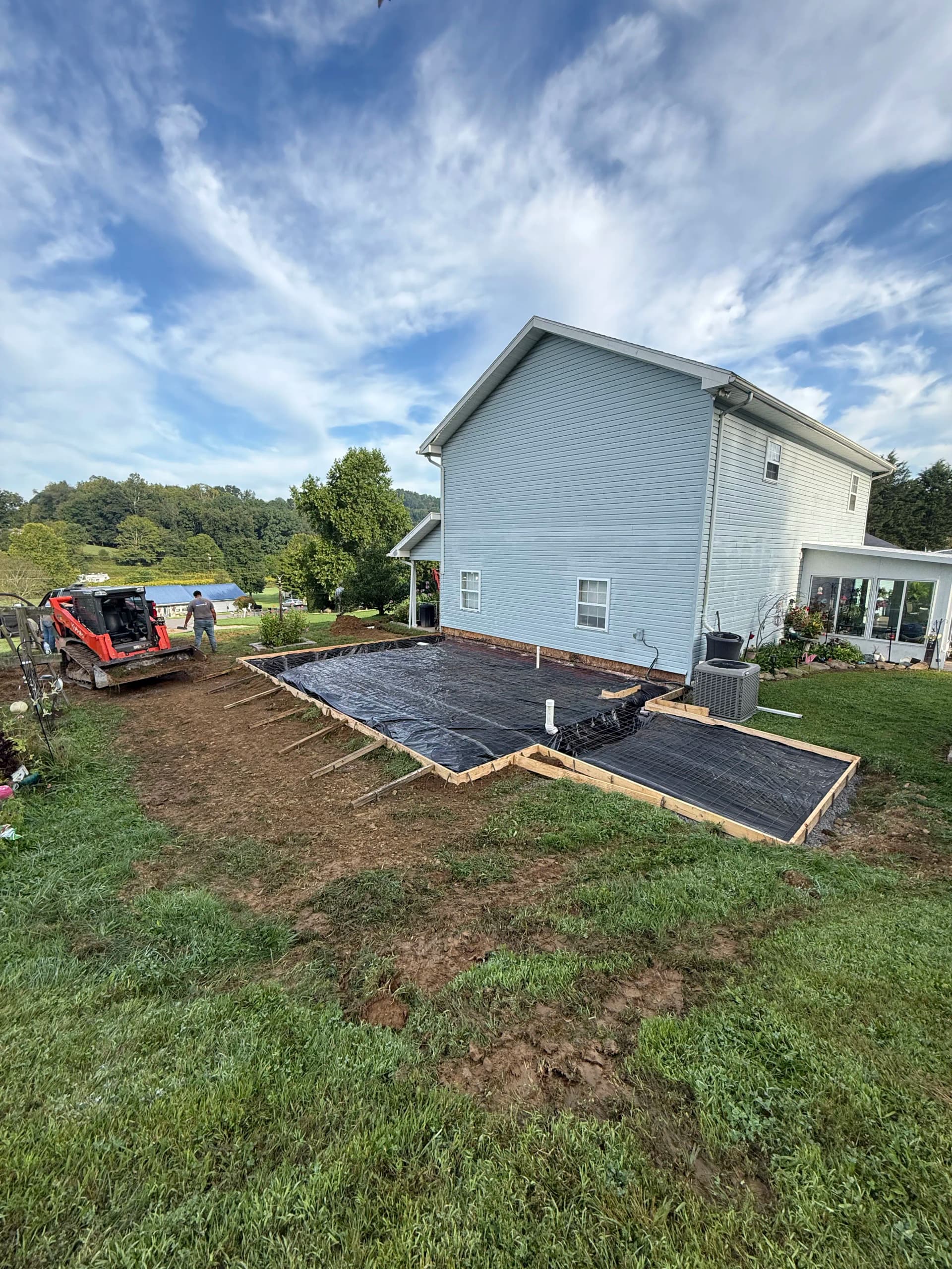 Gallery photos for Monolithic Foundation and Concrete Floor Pour Done Right: Image #1